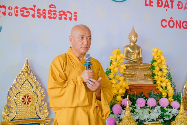 Hòa thượng Thích Huệ Thông đạo từ Hòa thượng Thích Huệ Thông đạo từ