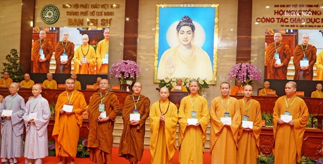 Trao học bổng cho Tăng Ni sinh