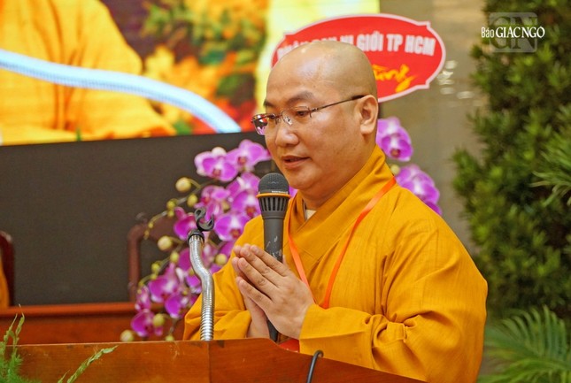 Thượng tọa Thích Phước Tiến phát biểu cảm tạ