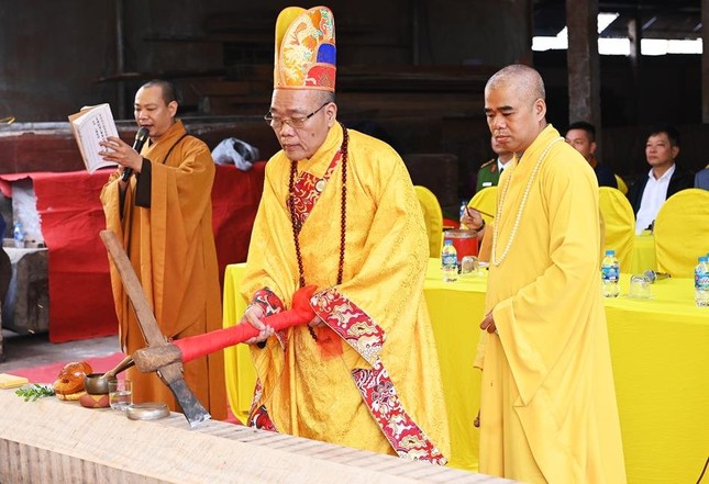 Thực hiện nghi thực phạt mộc