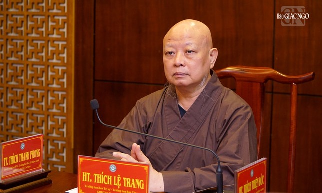 Hòa thượng Thích Lệ Trang chủ trì buổi họp của Ban Thường trực