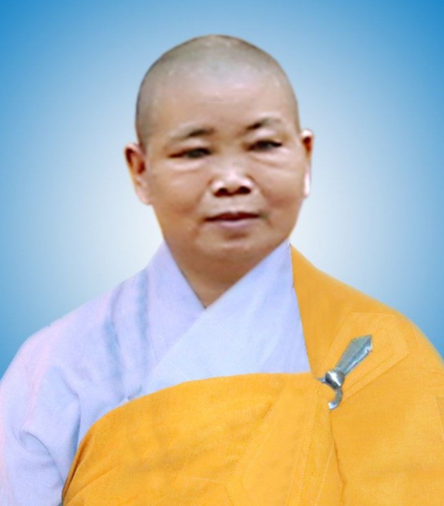 Chân dung Ni sư Thích nữ Vạn Ngọc (1972-2024) Chân dung Ni sư Thích nữ Vạn Ngọc (1972-2024)