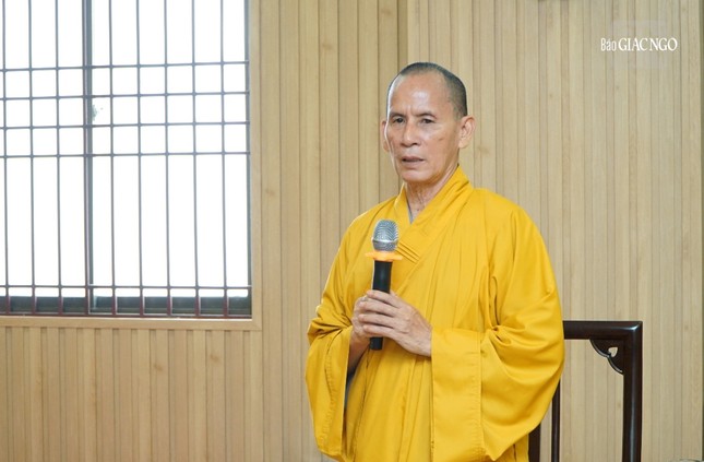 Hòa thượng Thích Thiện Thống cảm ơn ông Vũ Hoài Bắc và các vị trong phái đoàn Ban Tôn giáo Chính phủ dành tình cảm cho Giáo hội đến thăm, chúc Tết theo truyền thống dân tộc Hòa thượng Thích Thiện Thống cảm ơn ông Vũ Hoài Bắc và các vị trong phái đoàn Ban Tôn giáo Chính phủ dành tình cảm cho Giáo hội đến thăm, chúc Tết theo truyền thống dân tộc