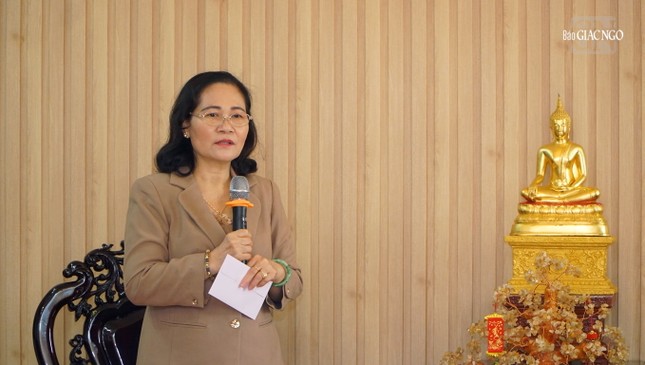 Bà Nguyễn Thị Lệ chúc Tết đến Trưởng lão Hòa thượng Thích Thiện Pháp và chư tôn đức Hội đồng Trị sự GHPGVN Bà Nguyễn Thị Lệ chúc Tết đến Trưởng lão Hòa thượng Thích Thiện Pháp và chư tôn đức Hội đồng Trị sự GHPGVN