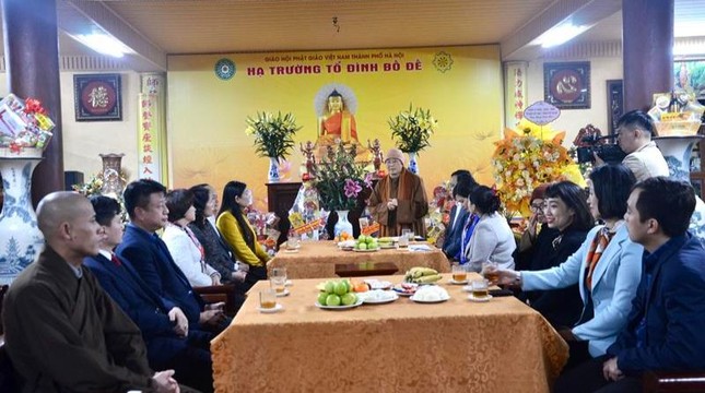 Ni trưởng Thích Đàm Lan cảm ơn tới Chủ tịch Ủy ban MTTQVN TP.Hà Nội