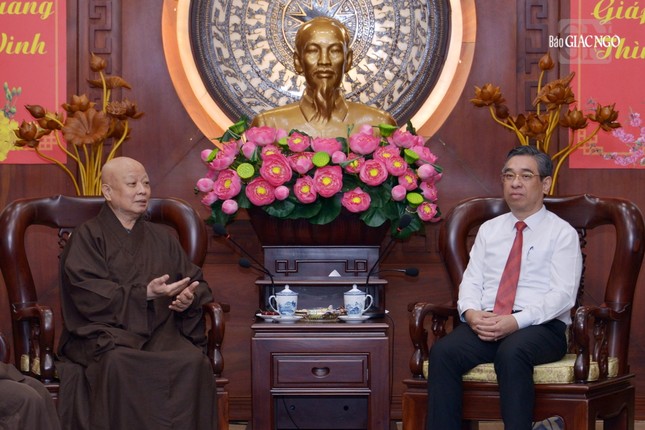 Hòa thượng Thích Lệ Trang chúc Tết cổ truyền đến lãnh đạo Thành ủy TP.HCM Hòa thượng Thích Lệ Trang chúc Tết cổ truyền đến lãnh đạo Thành ủy TP.HCM