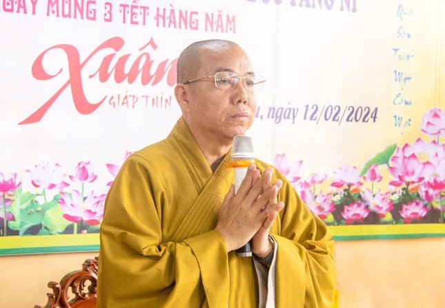 Thượng tọa Thích Giác Nghi phát biểu tại buổi họp mặt Thượng tọa Thích Giác Nghi phát biểu tại buổi họp mặt