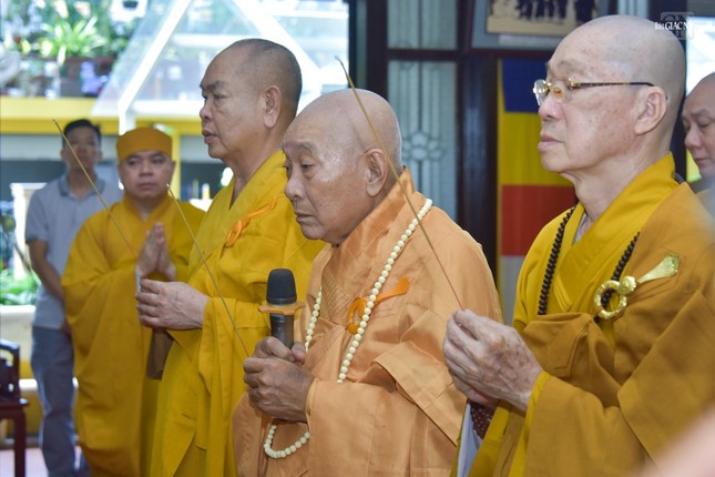 Chư tôn đức Ban Chứng minh, Ban Trị sự Q.8 kính viếng