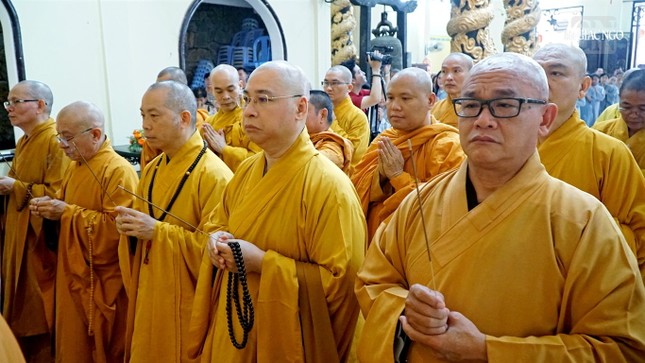 Chư tôn đức Ban Trị sự TP.HCM, Q.Phú Nhuận và các quận huyện niêm hương tưởng niệm Chư tôn đức Ban Trị sự TP.HCM, Q.Phú Nhuận và các quận huyện niêm hương tưởng niệm