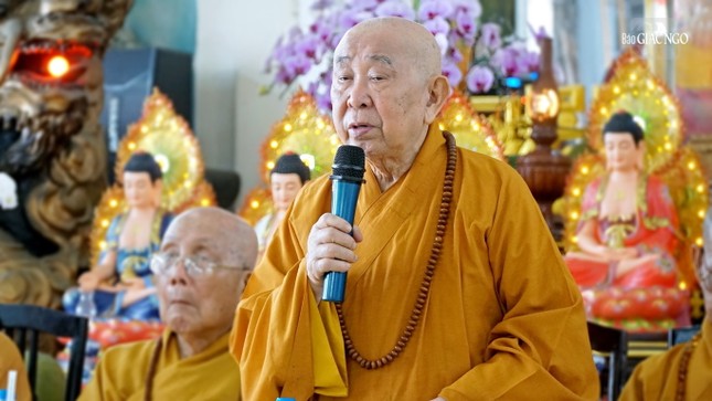 Trưởng lão Hòa thượng Thích Như Tín ban đạo từ Trưởng lão Hòa thượng Thích Như Tín ban đạo từ