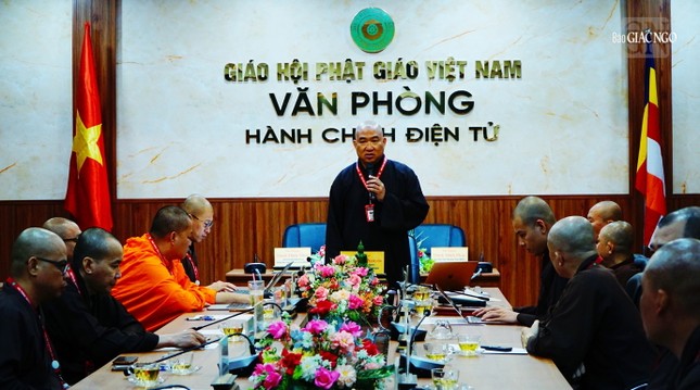 Thượng tọa Thích Phước Nguyên đúc kết buổi họp Thượng tọa Thích Phước Nguyên đúc kết buổi họp