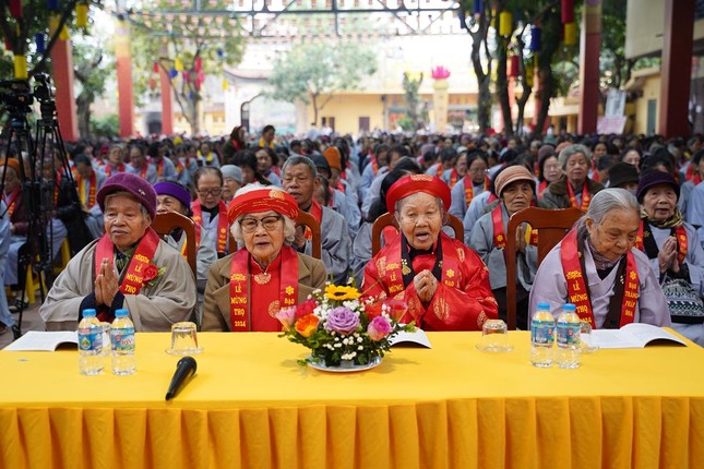 Các Phật tử cao niên tham dự