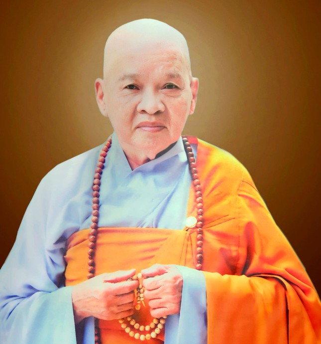 Chân dung Ni trưởng Thích nữ Tâm Hoa