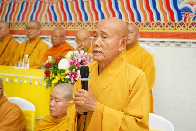 Hòa thượng Thích Trí Viên, tiền nhiệm trụ trì chùa Phú Khánh có lời huấn từ đến với Sư cô Thích nữ An Thảo Hòa thượng Thích Trí Viên, tiền nhiệm trụ trì chùa Phú Khánh có lời huấn từ đến với Sư cô Thích nữ An Thảo