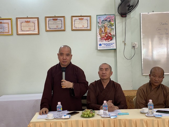 Thượng tọa Thích Hạnh Chơn, Phó Thường trực Ban Trị sự TP.Quy Nhơn phát biểu tại buổi họp Thượng tọa Thích Hạnh Chơn, Phó Thường trực Ban Trị sự TP.Quy Nhơn phát biểu tại buổi họp