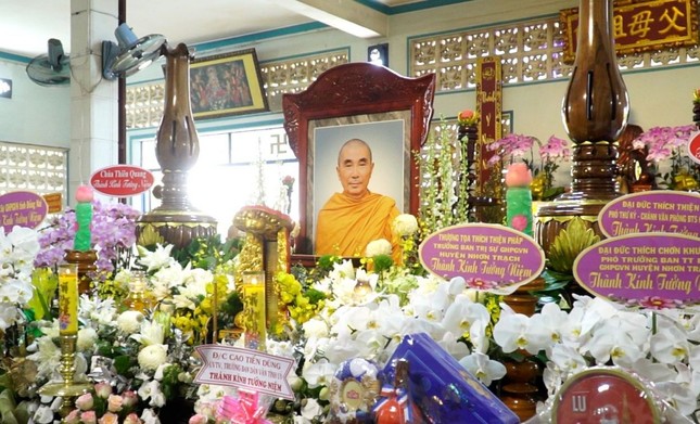 Di ảnh Trưởng lão Hòa thượng Thích Giác Quang Di ảnh Trưởng lão Hòa thượng Thích Giác Quang