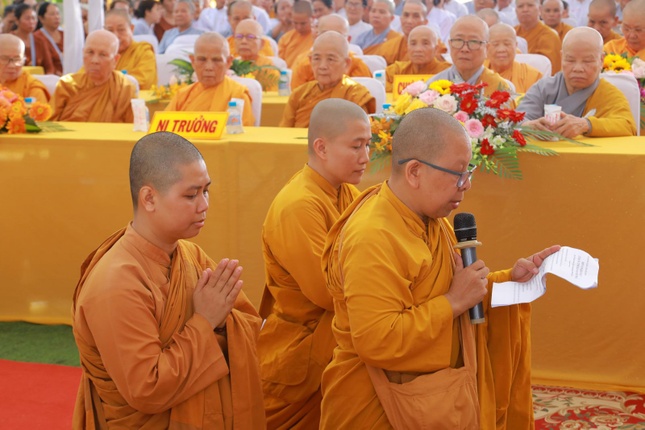 Ni sư Thích nữ Hiền Liên phát biểu khai mạc