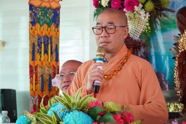 Thượng tọa Thích Quảng Lộc phát biểu tại buổi lễ Thượng tọa Thích Quảng Lộc phát biểu tại buổi lễ