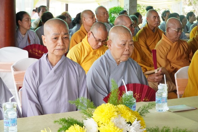 Chư Tăng Ni tham dự Chư Tăng Ni tham dự