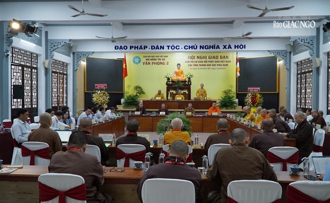 Quang cảnh buổi họp giao ban