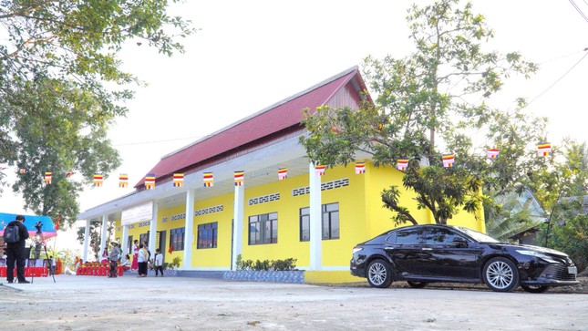 Lớp học khang trang được Hội Từ thiện chùa Tường Nguyên tài trợ