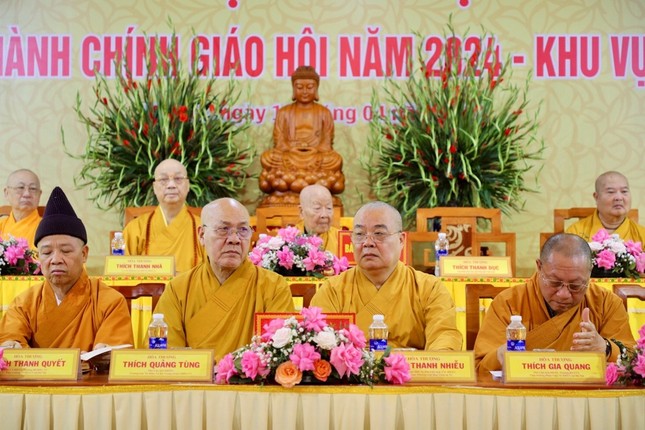 Chư tôn giáo phẩm chứng minh, tham dự hội nghị Chư tôn giáo phẩm chứng minh, tham dự hội nghị