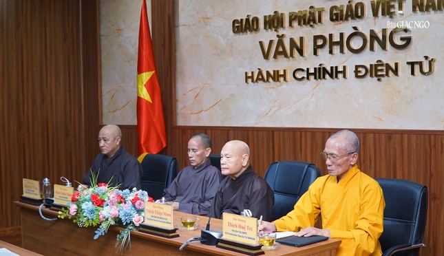 Chư tôn đức lãnh đạo Hội đồng Trị sự chủ tọa hội nghị Chư tôn đức lãnh đạo Hội đồng Trị sự chủ tọa hội nghị