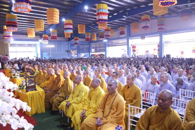 Chư tôn đức Tăng Ni tham dự