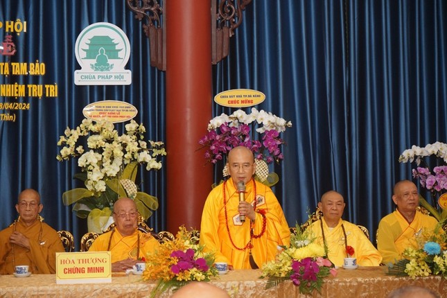 Hòa thượng Thích Khế Chơn ban đạo từ