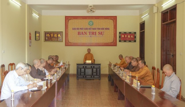 Thượng tọa Thích Quảng Hiền chủ trì buổi họp Thượng tọa Thích Quảng Hiền chủ trì buổi họp