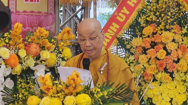 Hòa thượng Thích Thanh Nhã thay mặt môn đồ pháp quyến dâng lời tưởng niệm