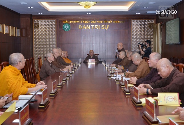 Quang cảnh buổi họp rà soát công tác tổ chức các sự kiện trong Tuần lễ Phật đản