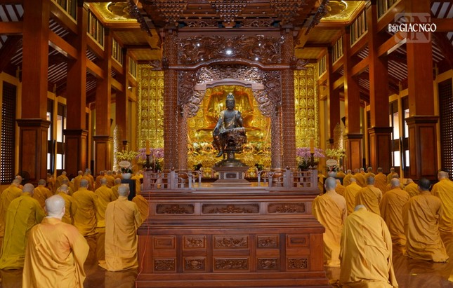 Đức Pháp chủ nhắn nhủ, sau lễ tác pháp an cư, chư Tăng trở về các trường hạ tập trung tại địa phương cùng nhau trau dồi, nghiêm trì trong ba tháng an cư như pháp