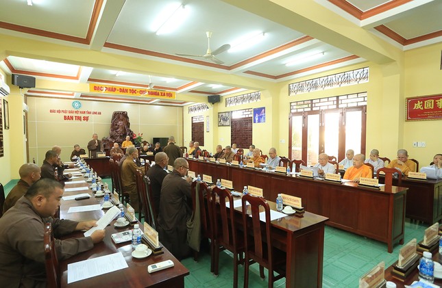 Quang cảnh buổi họp