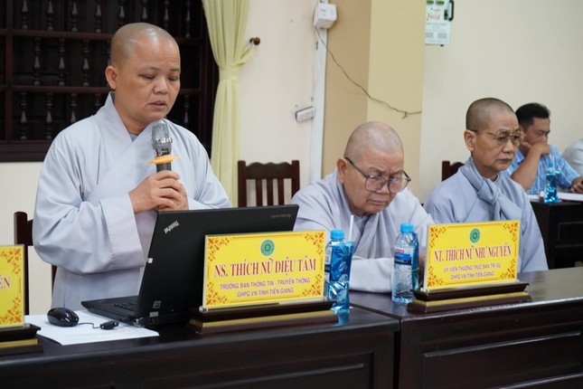 Ni sư Thích nữ Diệu Tâm, Trưởng ban Thông tin - Truyền thông Phật giáo tỉnh phát biểu
