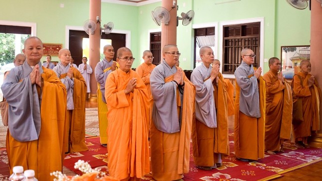 Chư Ni Ban Chức sự trường hạ tịnh xá Ngọc Hòa