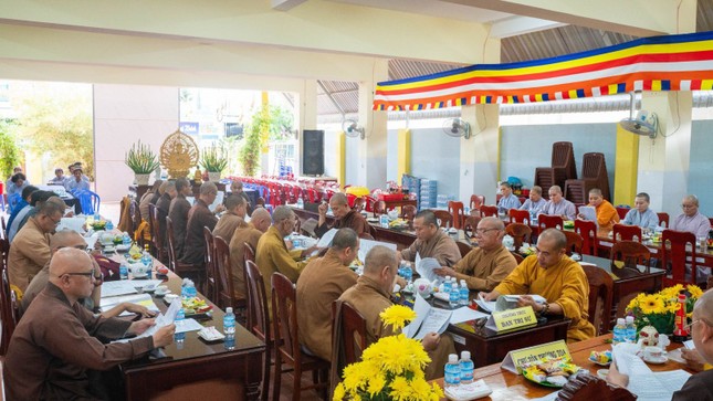 Quang cảnh buổi họp Quang cảnh buổi họp