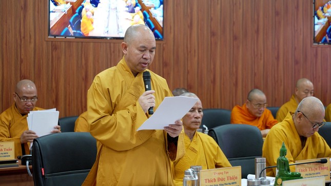 Thượng tọa Thích Đức Thiện trình bày báo cáo hoạt động Phật sự 6 tháng đầu năm 2024 Thượng tọa Thích Đức Thiện trình bày báo cáo hoạt động Phật sự 6 tháng đầu năm 2024