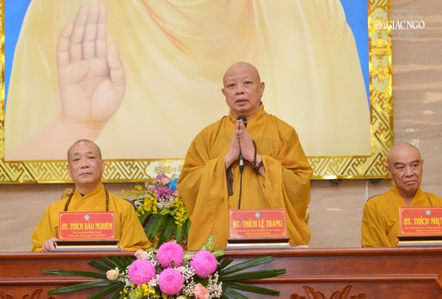 Hòa thượng Thích Lệ Trang tri ân, hướng dẫn hành giả Tăng Ni &quot;y giáo phụng hành&quot; sau lời sách tấn của Hòa thượng Thích Bảo Nghiêm