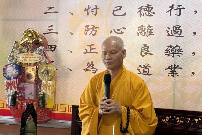 Hòa thượng Thích Thông Hội ban đạo từ tại chuyến thăm trường hạ