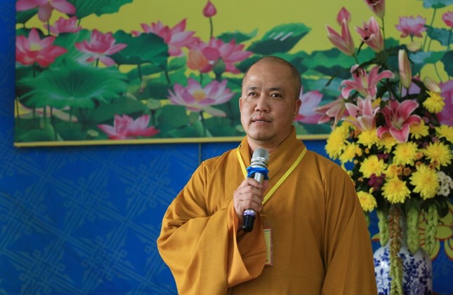 Thượng tọa Thích An Nhựt ban đạo từ tại khóa tu