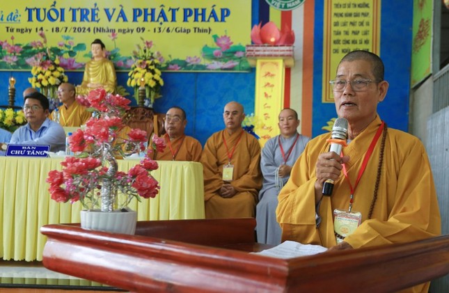 Thượng tọa Thích Lệ Tấn phát biểu khai mạc
