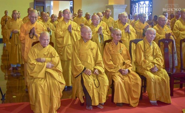 Chư vị giáo phẩm Hội đồng Chứng minh