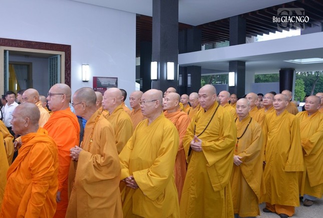 Phái đoàn chư tôn đức viếng tang Tổng Bí thư Nguyễn Phú Trọng tại Hội trường Thống Nhất, Q.1, TP.HCM - Ảnh: Bảo Toàn Phái đoàn chư tôn đức viếng tang Tổng Bí thư Nguyễn Phú Trọng tại Hội trường Thống Nhất, Q.1, TP.HCM - Ảnh: Bảo Toàn