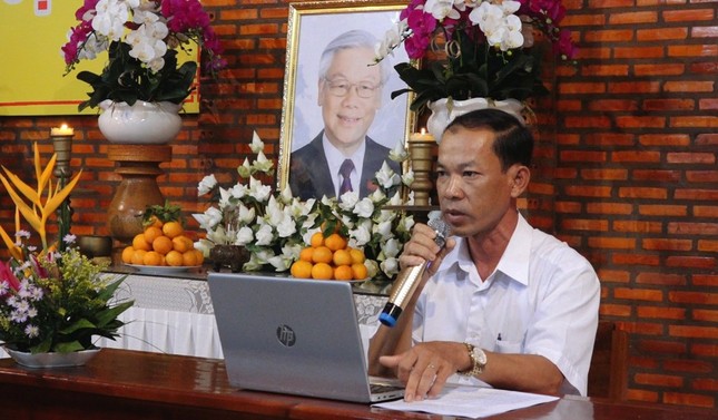 Ông Nguyễn Minh Phụng thuyết trình chuyên đề: “Pháp luật về Tín ngưỡng, tôn giáo”
