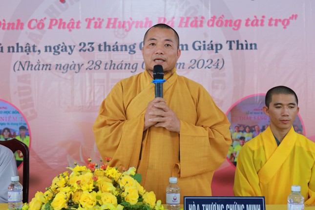 Thượng tọa Thích Huệ Phát đạo từ