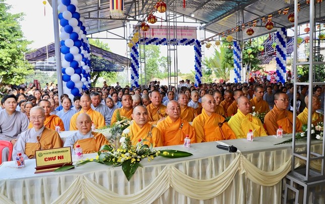 Chư tôn đức Tăng Ni tham dự Chư tôn đức Tăng Ni tham dự