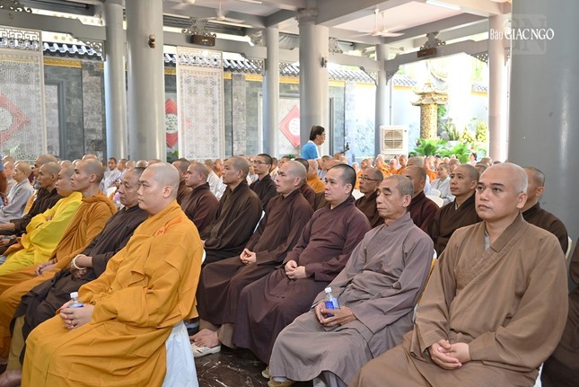 Các thí sinh và hành giả an cư tham dự Các thí sinh và hành giả an cư tham dự