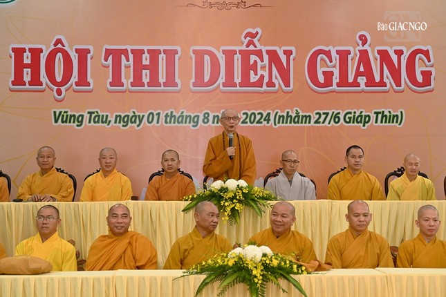 Hòa thượng Thích Giác Hạnh ban đạo từ tại lễ khai mạc hội thi Hòa thượng Thích Giác Hạnh ban đạo từ tại lễ khai mạc hội thi