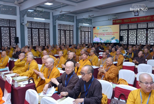 Chư tôn đức tham dự Hội nghị triển khai nội dung Nghị quyết kỳ 3 khóa IX Ban Thường trực Hội đồng Trị sự và nhiều vấn đề quan trọng của Giáo hội Chư tôn đức tham dự Hội nghị triển khai nội dung Nghị quyết kỳ 3 khóa IX Ban Thường trực Hội đồng Trị sự và nhiều vấn đề quan trọng của Giáo hội